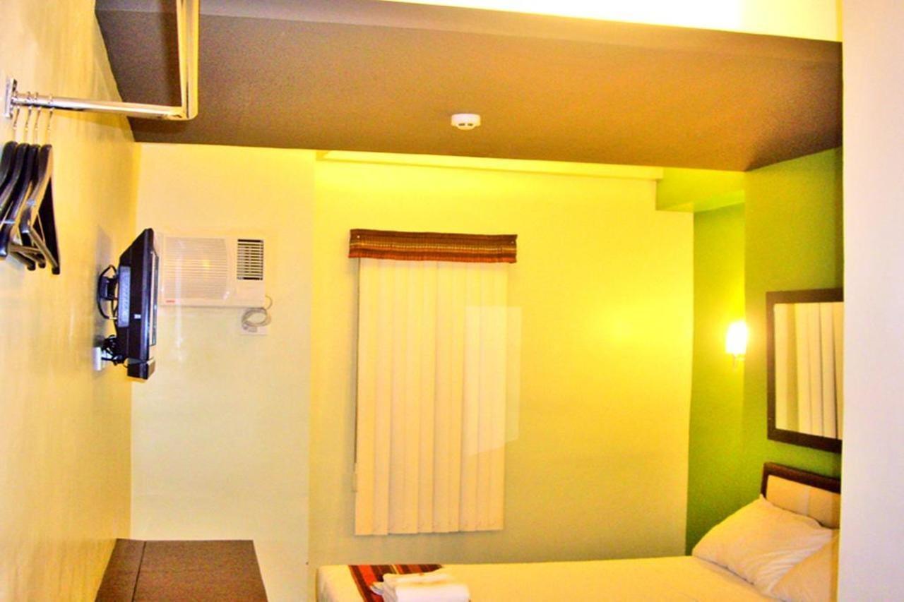 Express Inn Mactan Lapu-Lapu City Exterior photo