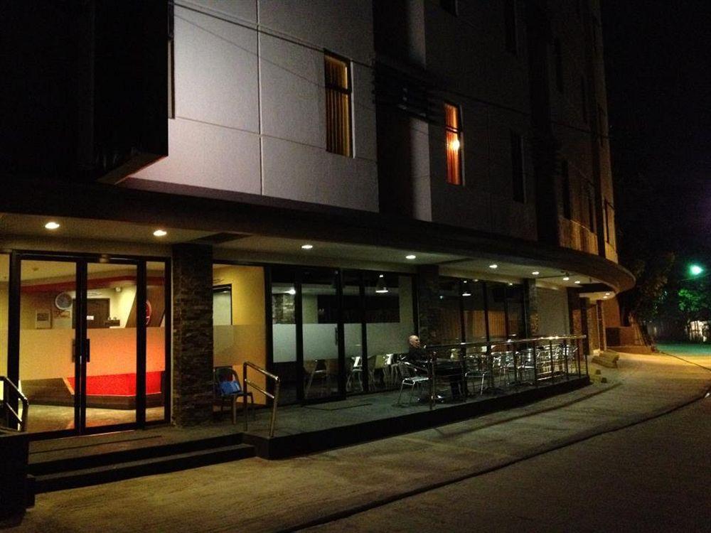 Express Inn Mactan Lapu-Lapu City Exterior photo