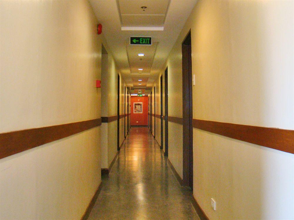 Express Inn Mactan Lapu-Lapu City Exterior photo