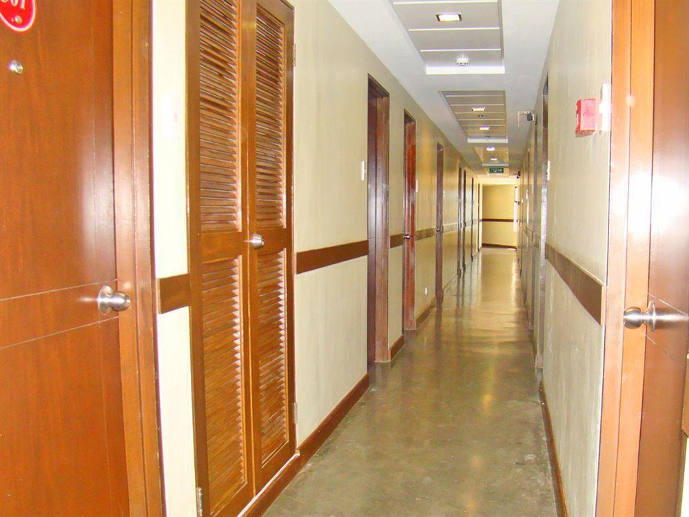 Express Inn Mactan Lapu-Lapu City Exterior photo