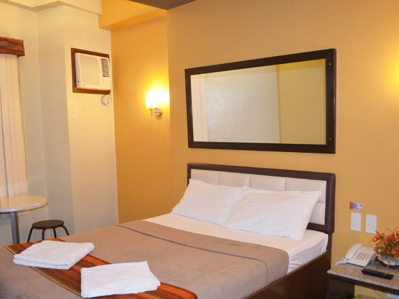 Express Inn Mactan Lapu-Lapu City Exterior photo